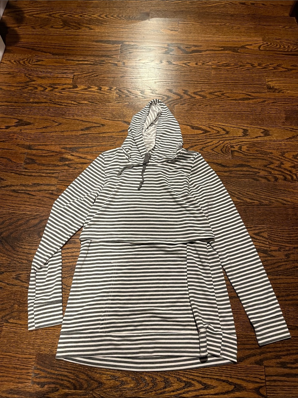 Lightweight cotton nursing hoodie